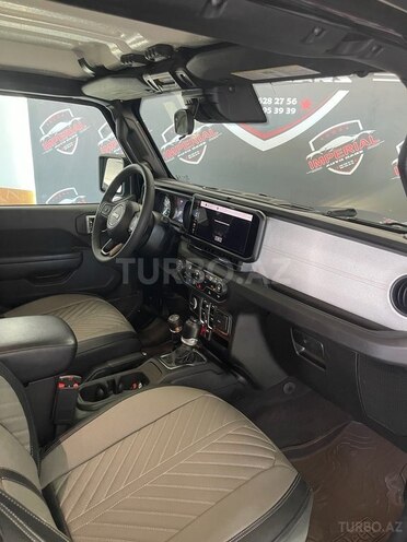 Jeep Wrangler-13