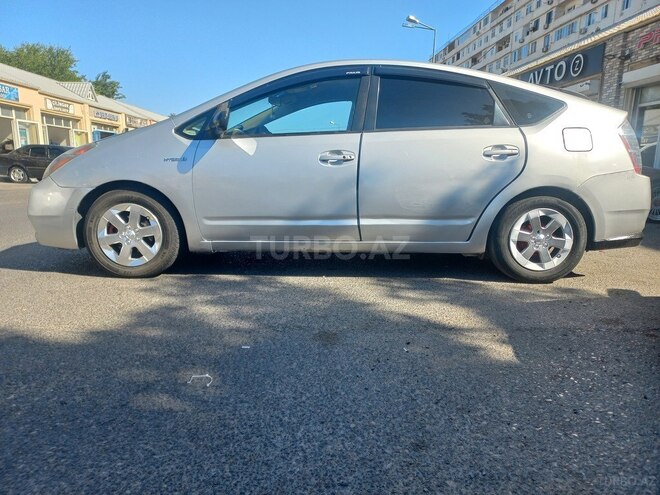 Toyota Prius-3