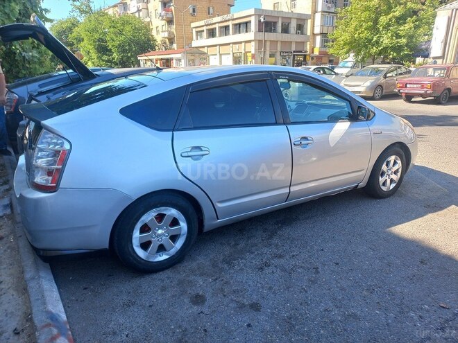 Toyota Prius-4