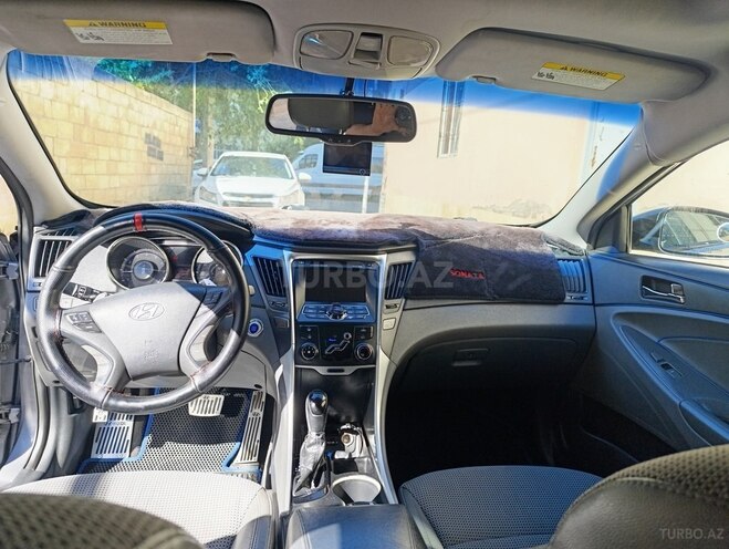 Hyundai Sonata-6
