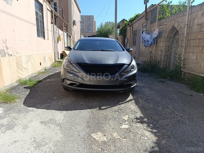 Hyundai Sonata-1