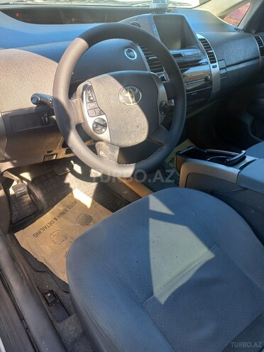 Toyota Prius-6