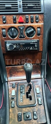 Mercedes E 240-5