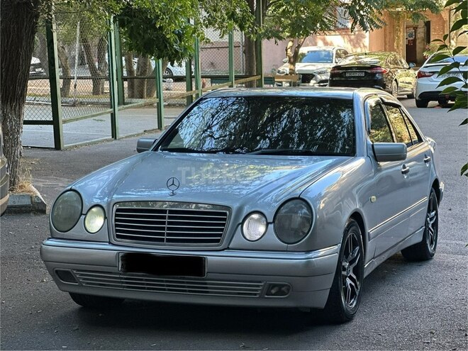 Mercedes E 240-7