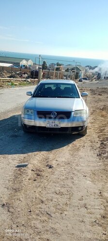 Volkswagen Passat-1