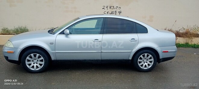 Volkswagen Passat-8