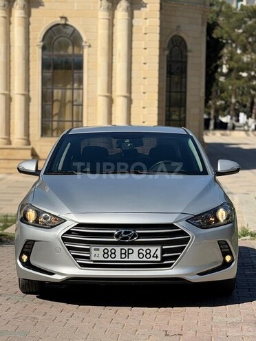 Hyundai Elantra-1