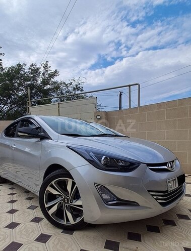 Hyundai Elantra-11