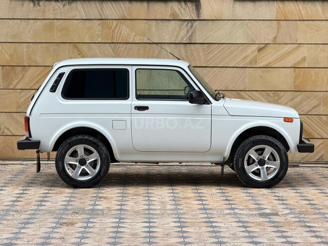 LADA (VAZ) Niva-8