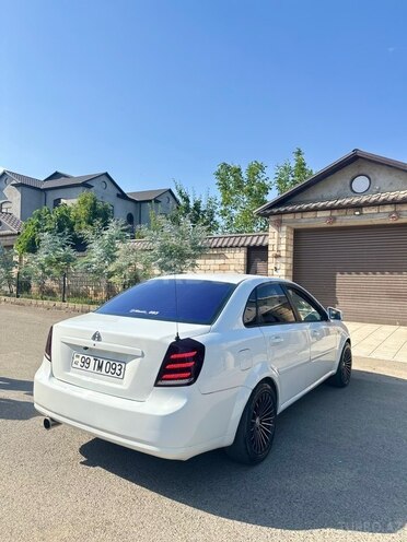 Daewoo Gentra-11