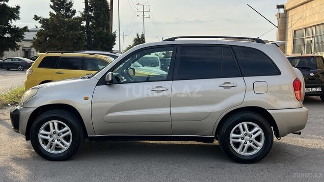 Toyota RAV4-14
