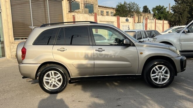 Toyota RAV4-5