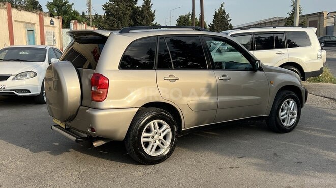 Toyota RAV4-3