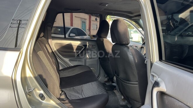 Toyota RAV4-19