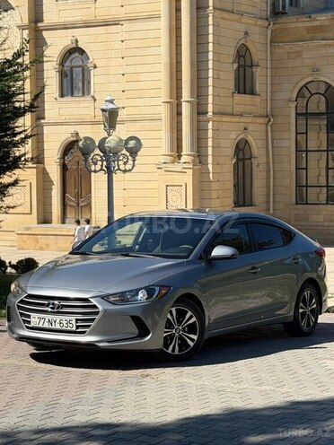 Hyundai Elantra-1
