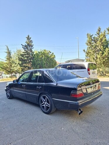 Mercedes 220 E-3