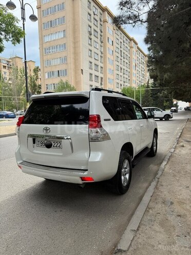 Toyota Land Cruiser Prado-4