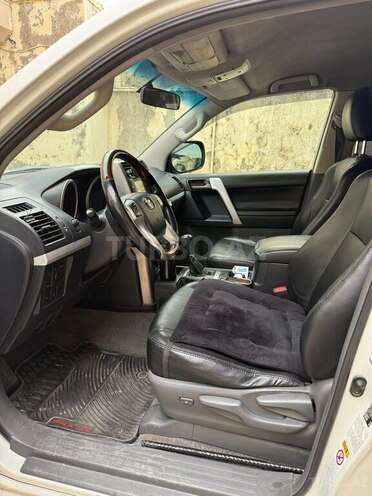 Toyota Land Cruiser Prado-12