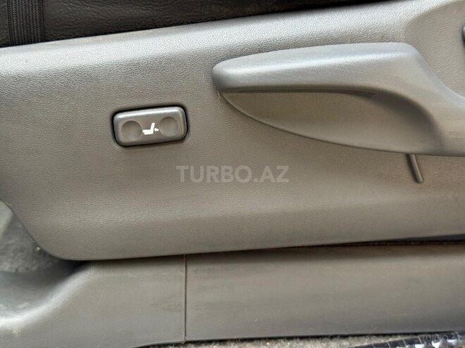 Toyota Land Cruiser Prado-13