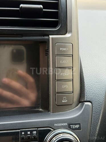 Toyota Land Cruiser Prado-11