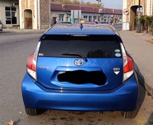 Toyota Aqua-4