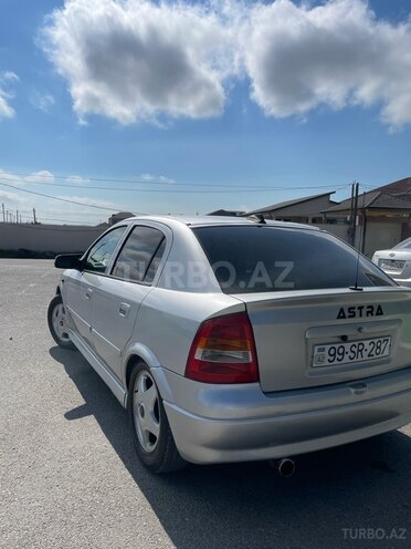 Opel Astra-2