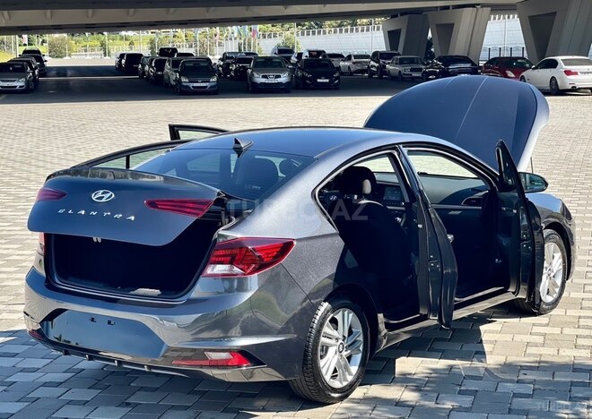 Hyundai Elantra-2