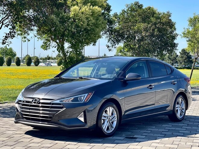 Hyundai Elantra-1
