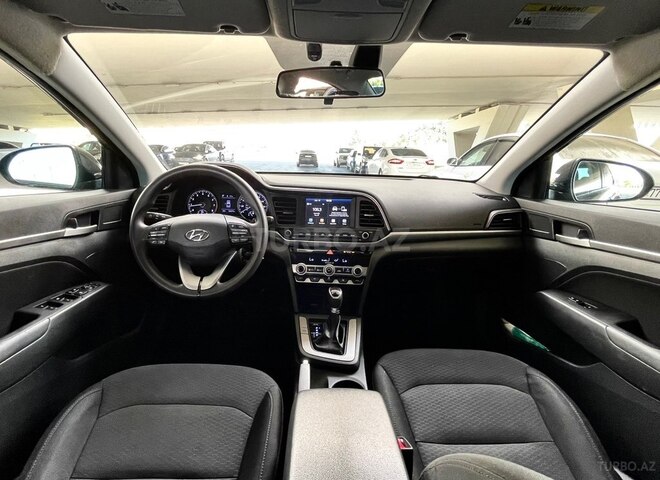 Hyundai Elantra-5