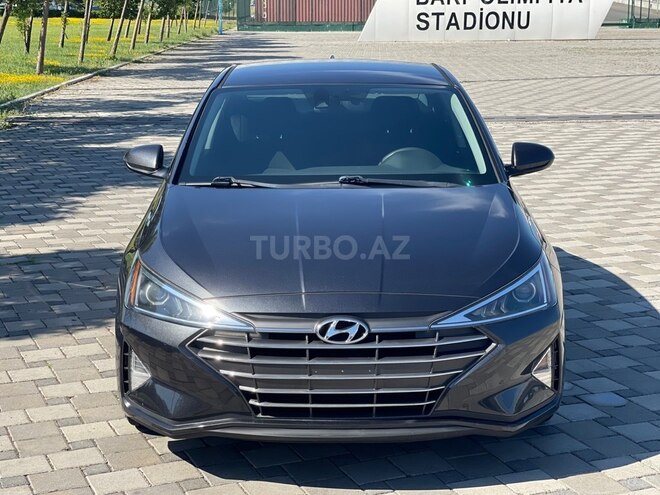 Hyundai Elantra-21