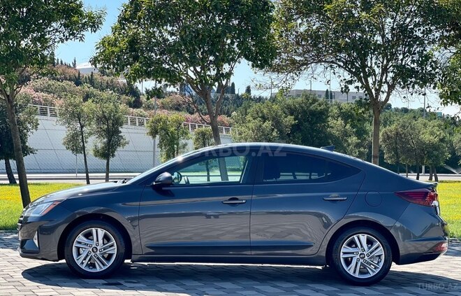 Hyundai Elantra-20