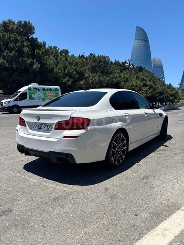 BMW M5-8