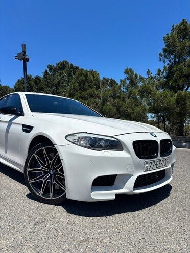 BMW M5-9