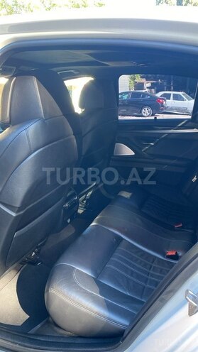 BMW M5-12