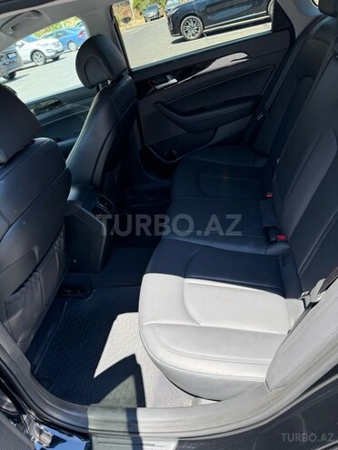 Hyundai Sonata-13