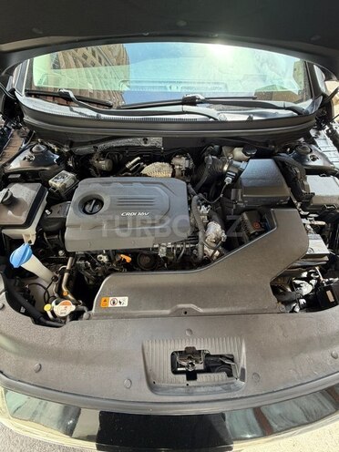 Hyundai Sonata-15