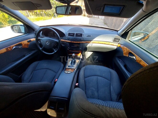 Mercedes E 240-3