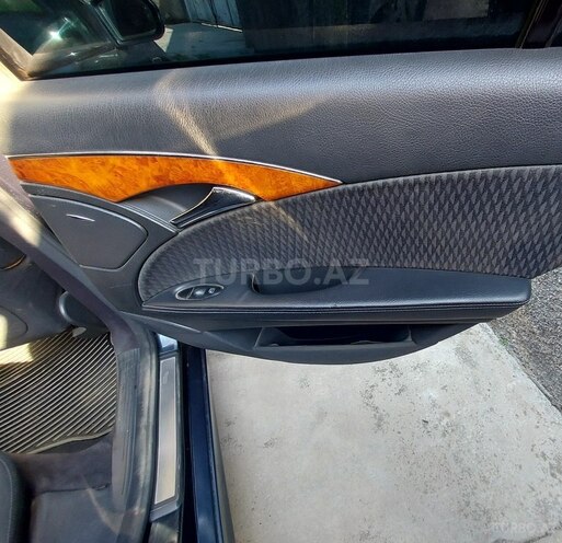 Mercedes E 240-5