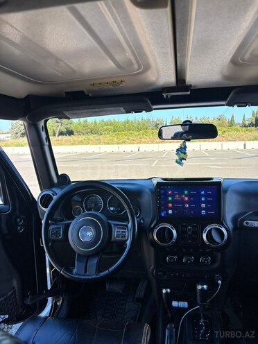 Jeep Wrangler-3