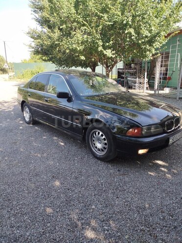BMW 520-9