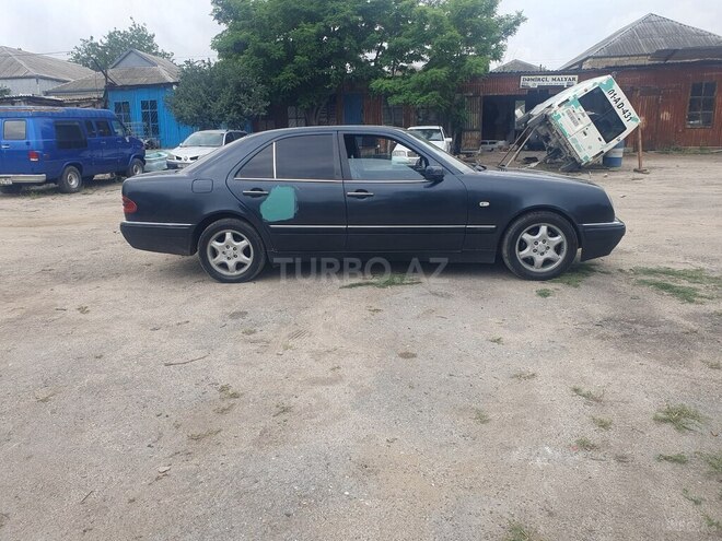 Mercedes E 220-5