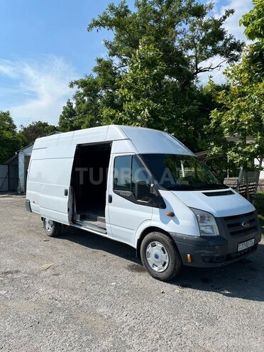 Ford Transit-5