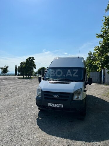 Ford Transit-3