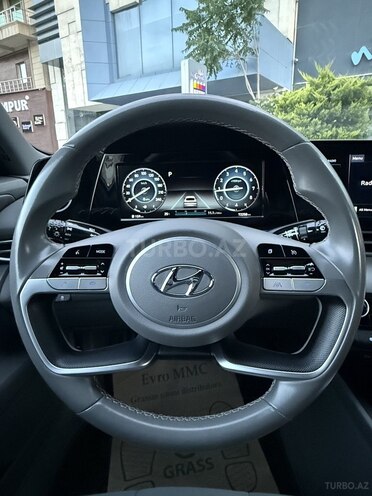 Hyundai Elantra-9