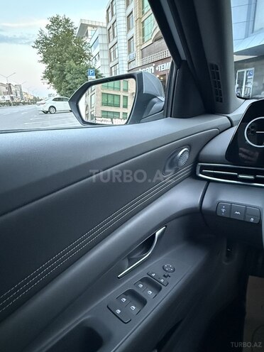 Hyundai Elantra-10