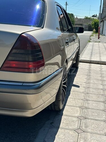 Mercedes C 200-9