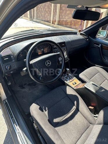 Mercedes C 200-13