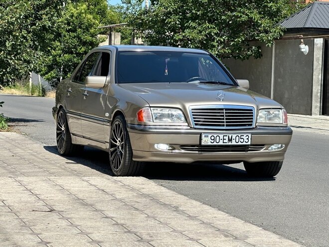 Mercedes C 200-2