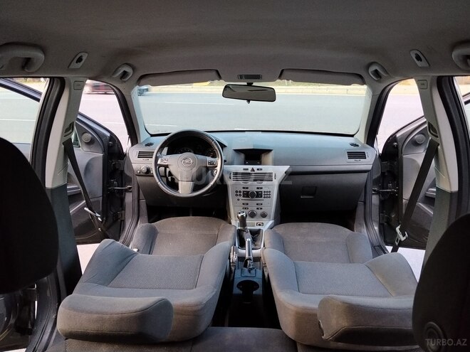 Opel Astra-11