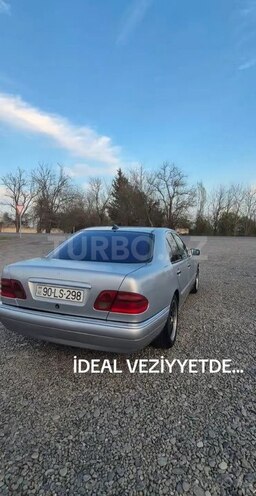 Mercedes E 220-3